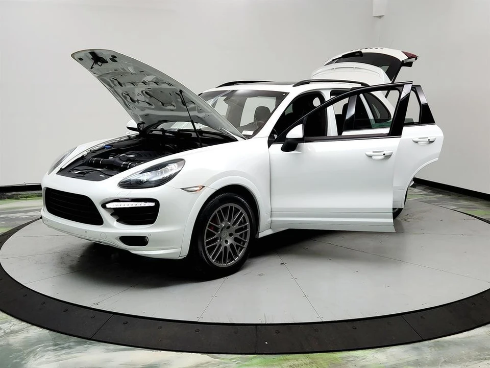 2013 Porsche 958 Cayenne GTS - Image 9 of 21