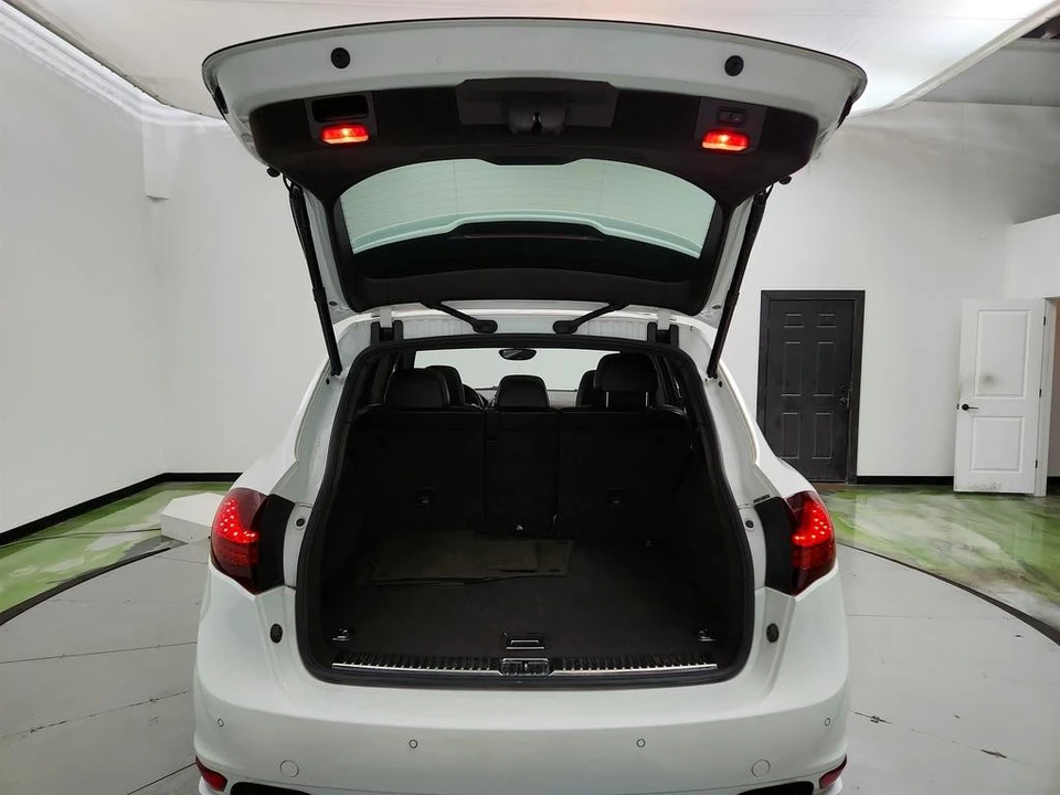 2013 Porsche 958 Cayenne GTS - Image 31 of 31
