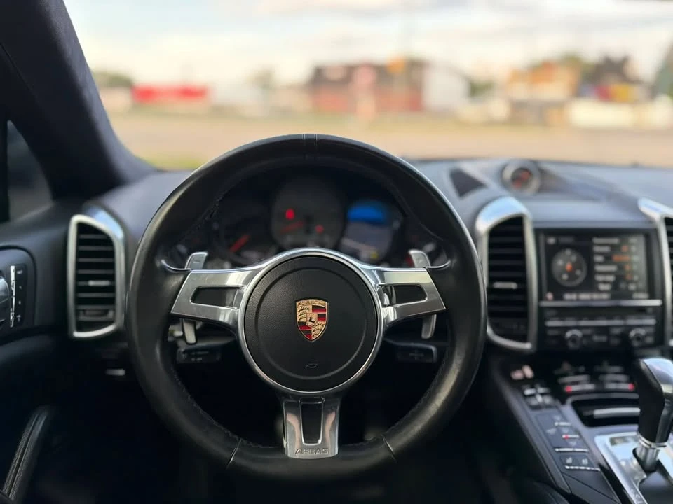 2013 Porsche 958 Cayenne GTS - Image 9 of 20