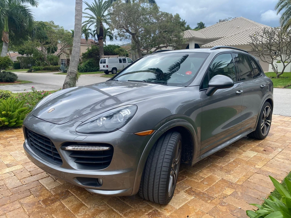 2013 Porsche 958 Cayenne GTS - Image 2 of 30