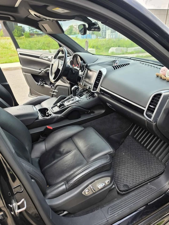 2013 Porsche 958 Cayenne - Image 13 of 16