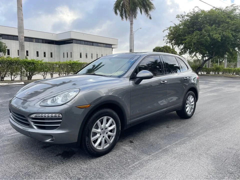 2013 Porsche 958 Cayenne - Image 3 of 8