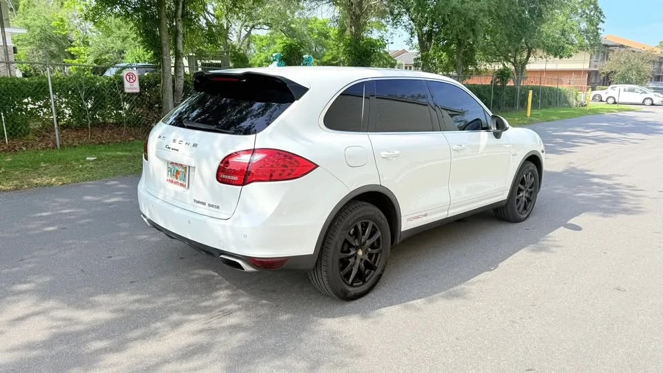 2013 Porsche 958 Cayenne - Image 3 of 16