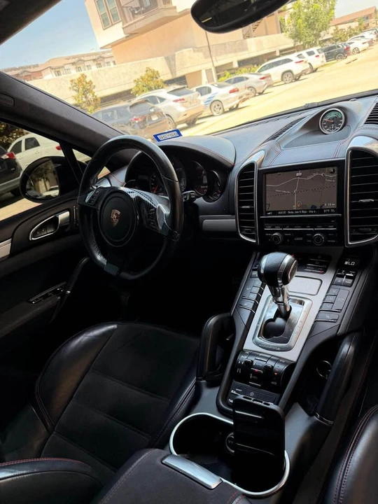 2013 Porsche 958 Cayenne - Image 16 of 20
