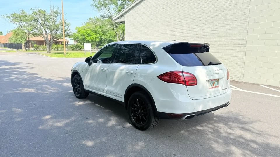 2013 Porsche 958 Cayenne - Image 6 of 16