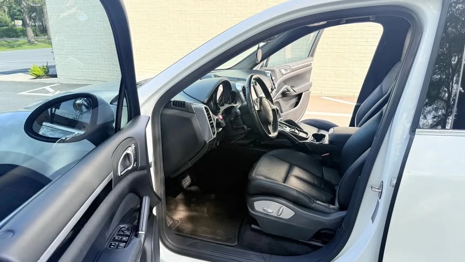2013 Porsche 958 Cayenne - Image 13 of 16