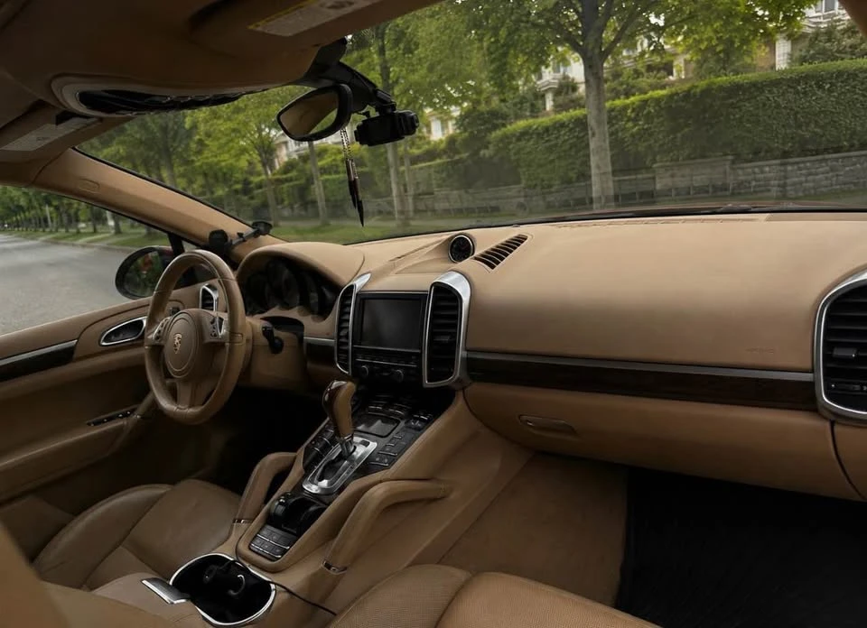 2013 Porsche 958 Cayenne - Image 3 of 9