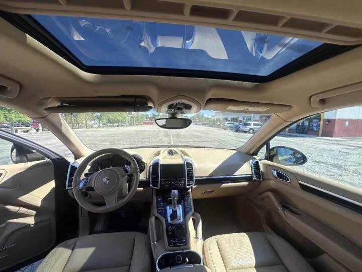 2013 Porsche 958 Cayenne - Image 10 of 12