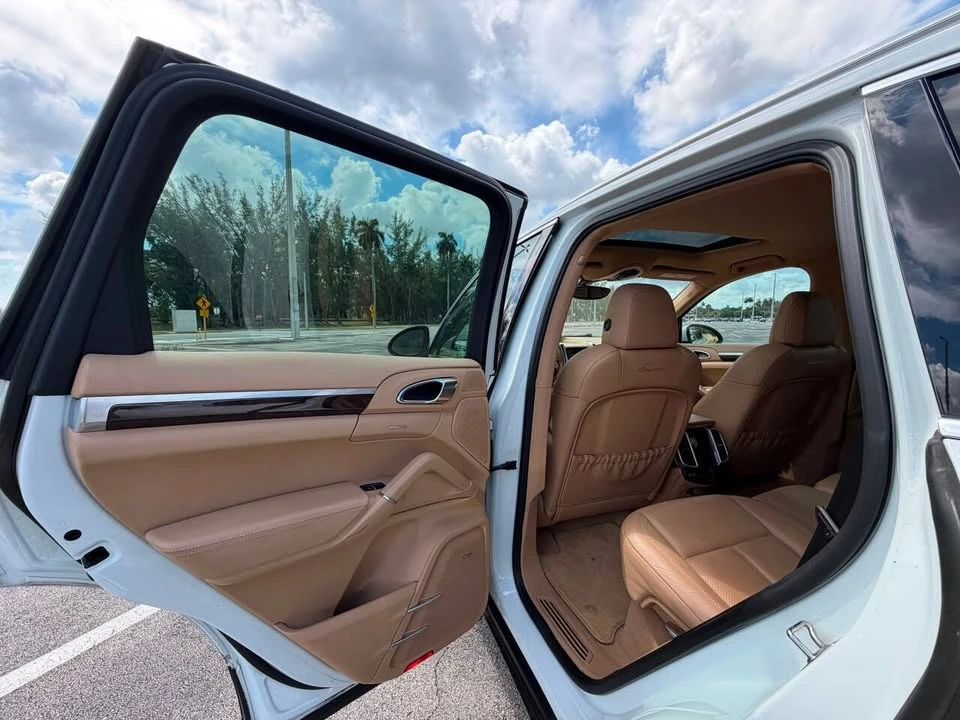 2013 Porsche 958 Cayenne - Image 8 of 15