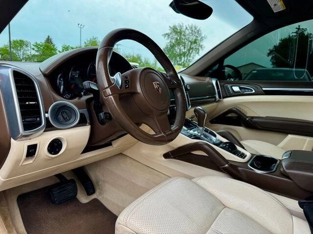 2013 Porsche 958 Cayenne - Image 9 of 20