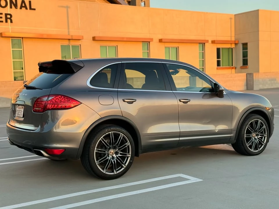 2013 Porsche 958 Cayenne - Image 13 of 20