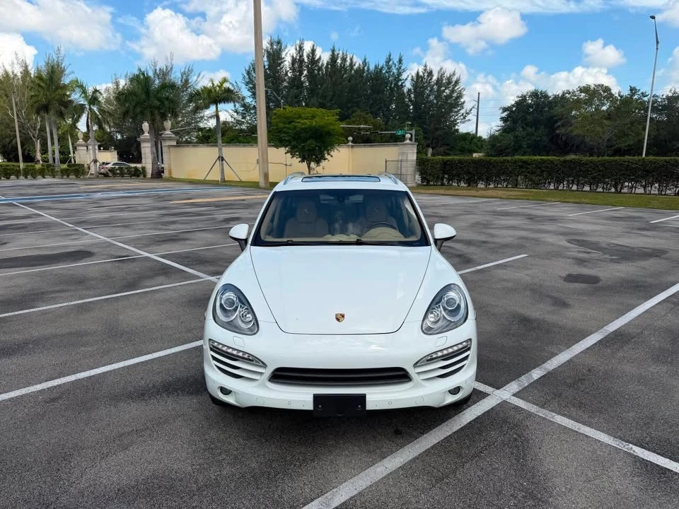 2013 Porsche 958 Cayenne - Image 9 of 15