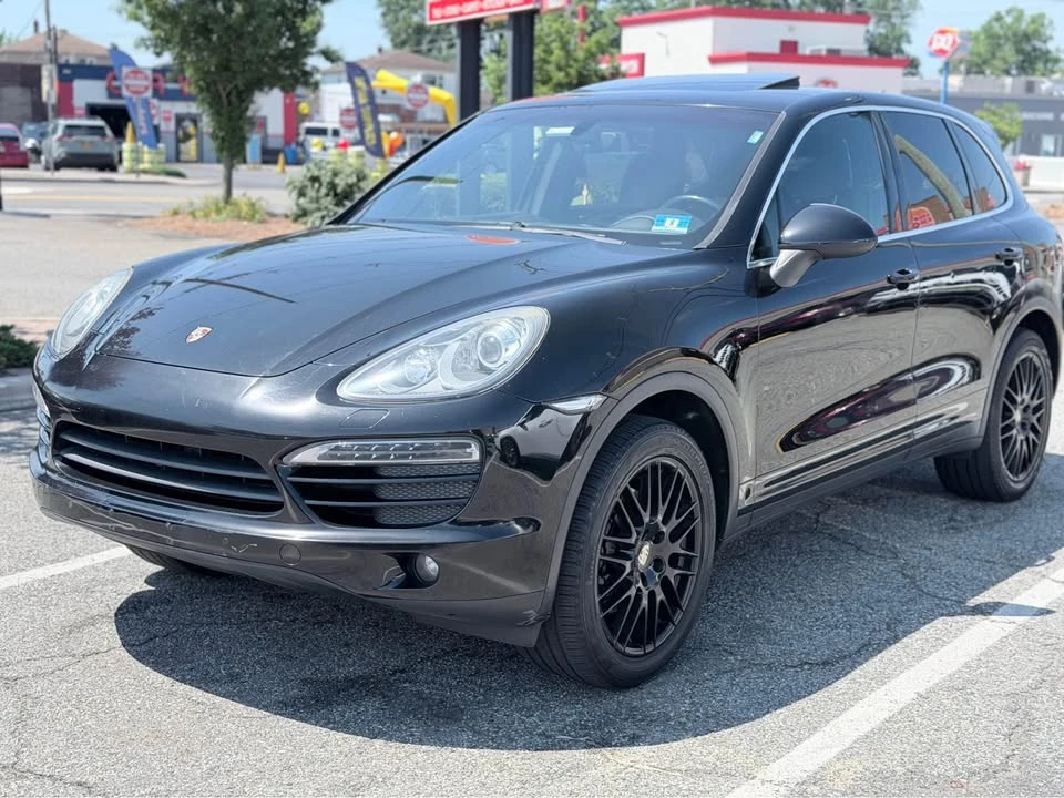 2013 Porsche 958 Cayenne - Image 2 of 5