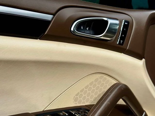 2013 Porsche 958 Cayenne - Image 12 of 20