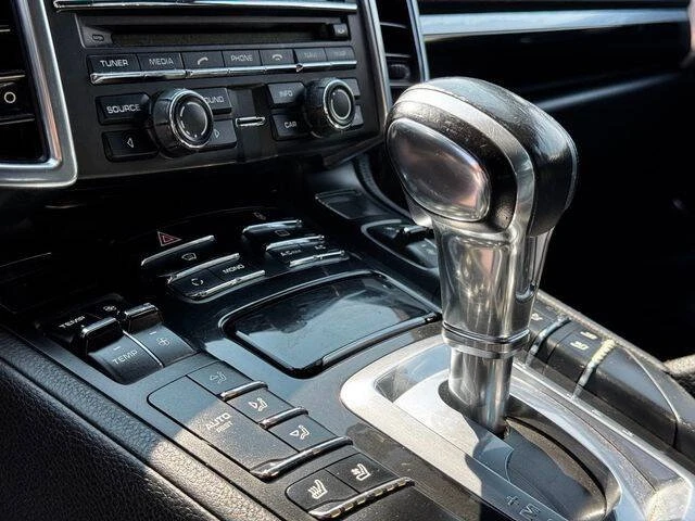 2013 Porsche 958 Cayenne - Image 11 of 20