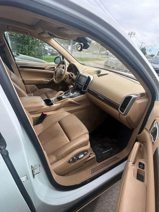 2013 Porsche 958 Cayenne - Image 8 of 12