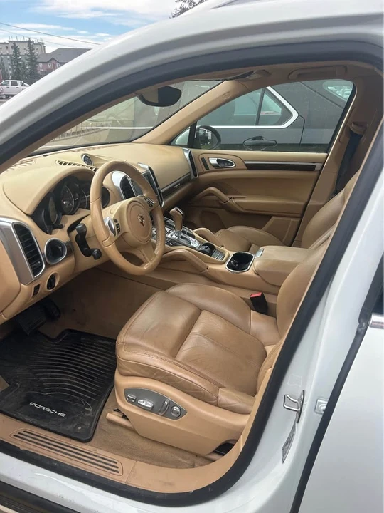 2013 Porsche 958 Cayenne - Image 9 of 12