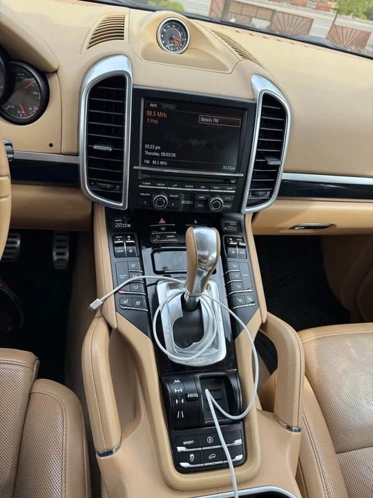2013 Porsche 958 Cayenne - Image 16 of 20
