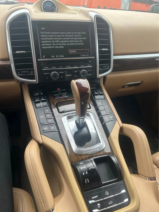 2013 Porsche 958 Cayenne - Image 10 of 12