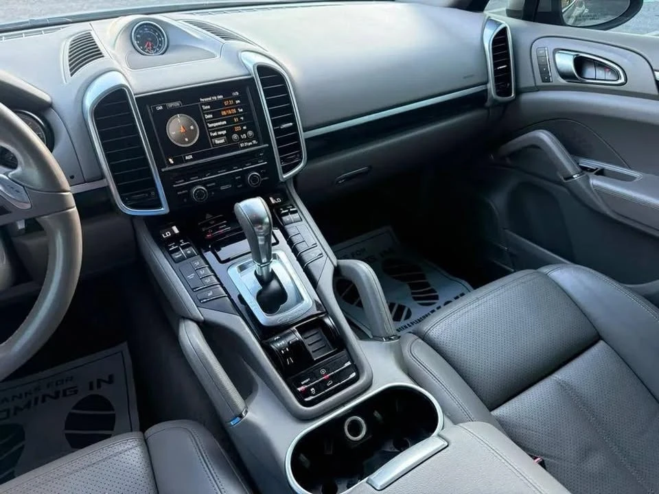 2013 Porsche 958 Cayenne - Image 14 of 20