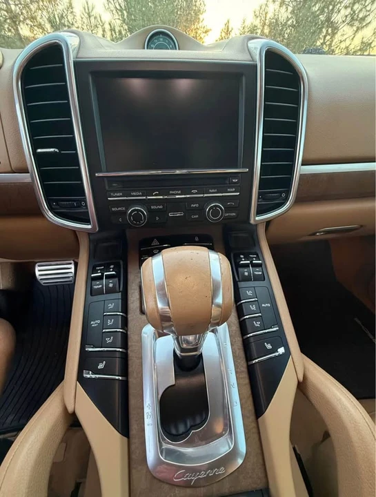 2013 Porsche 958 Cayenne - Image 14 of 17