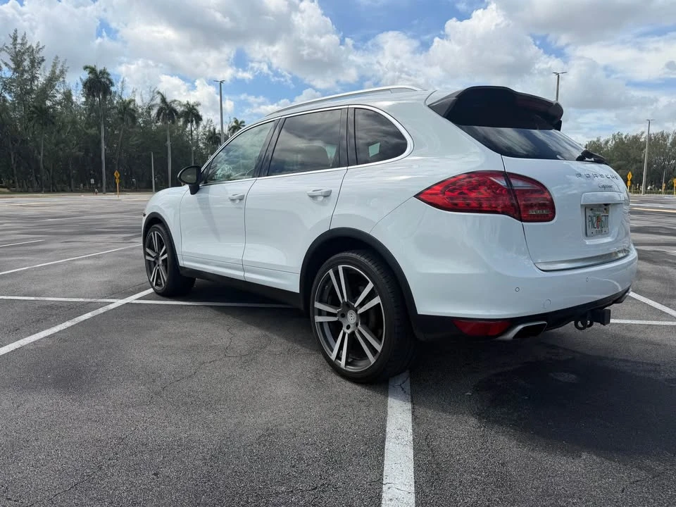 2013 Porsche 958 Cayenne - Image 6 of 10