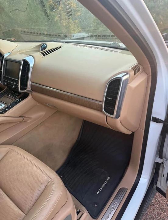 2013 Porsche 958 Cayenne - Image 9 of 17