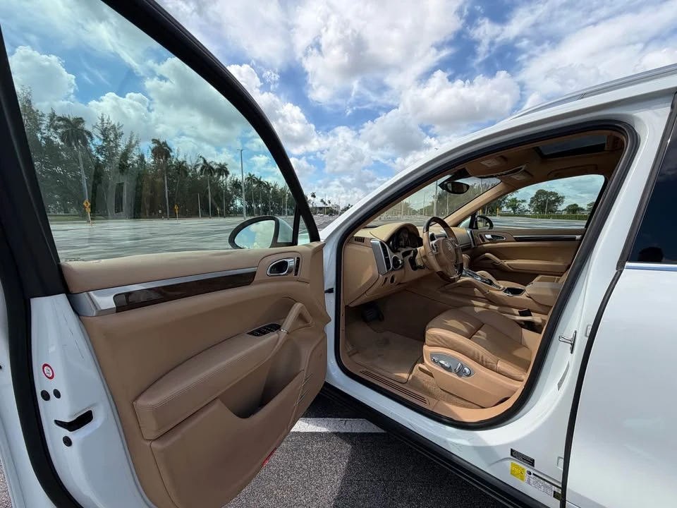 2013 Porsche 958 Cayenne - Image 9 of 10
