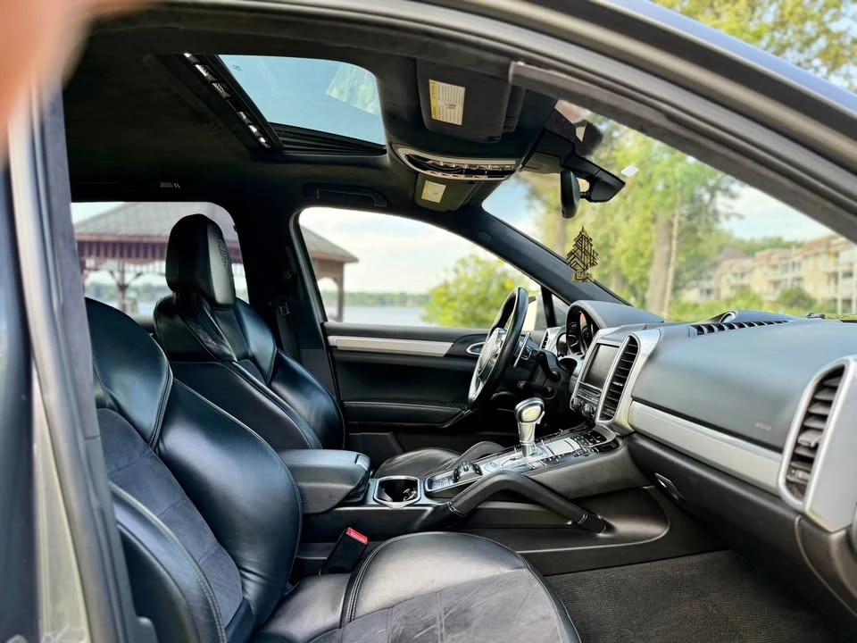 2013 Porsche 958 Cayenne - Image 13 of 20