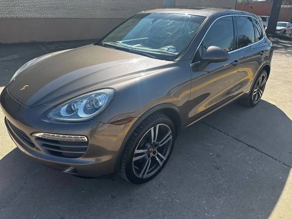 2013 Porsche 958 Cayenne - Image 2 of 20