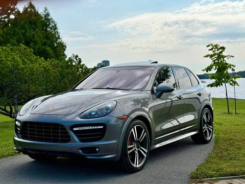 2013 Porsche Cayenne GTS