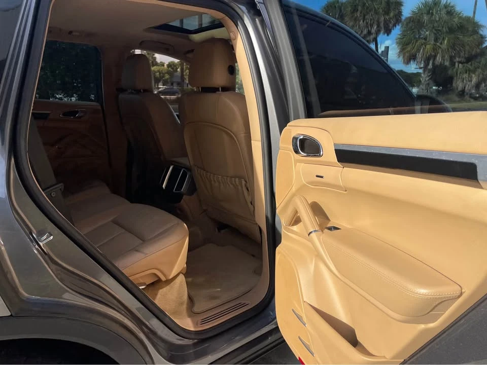 2013 Porsche 958 Cayenne - Image 8 of 10