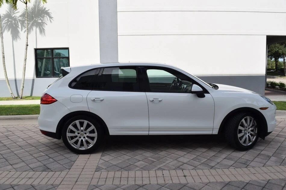 2013 Porsche 958 Cayenne - Image 8 of 20