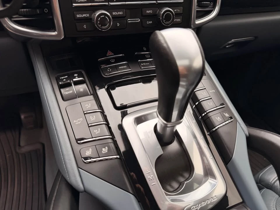 2013 Porsche 958 Cayenne - Image 11 of 17