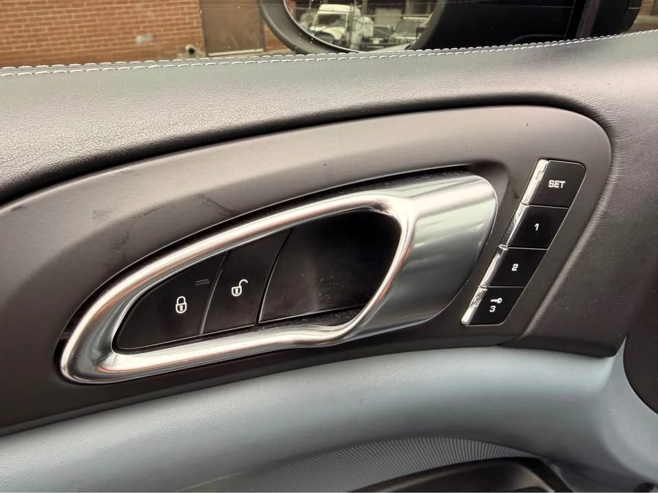 2013 Porsche 958 Cayenne - Image 14 of 17