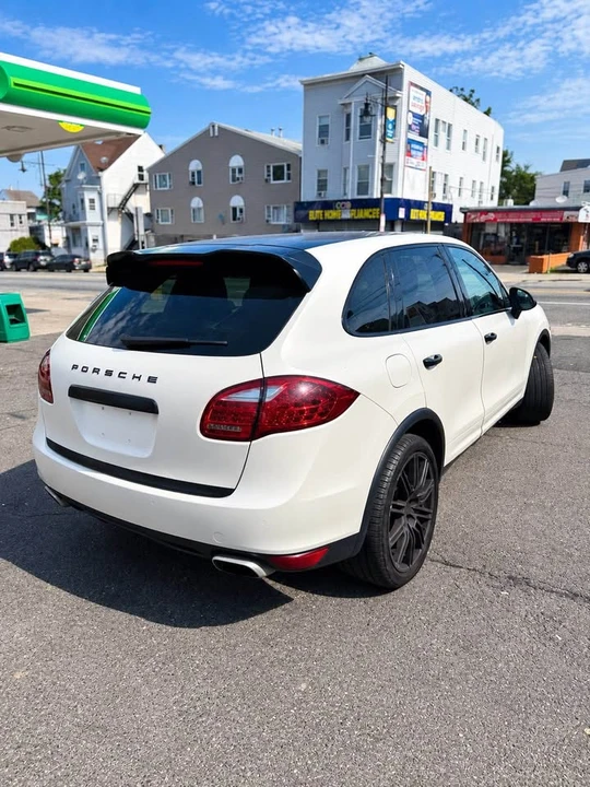 2013 Porsche 958 Cayenne - Image 9 of 14