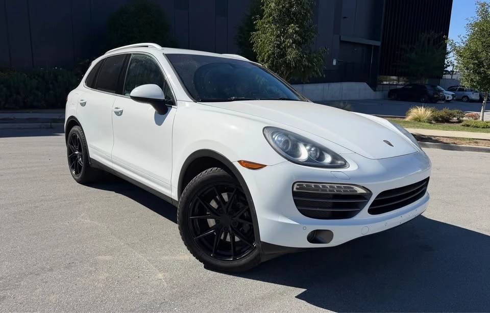 2013 Porsche 958 Cayenne - Image 2 of 20