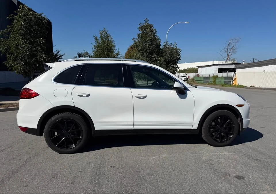 2013 Porsche 958 Cayenne - Image 9 of 20