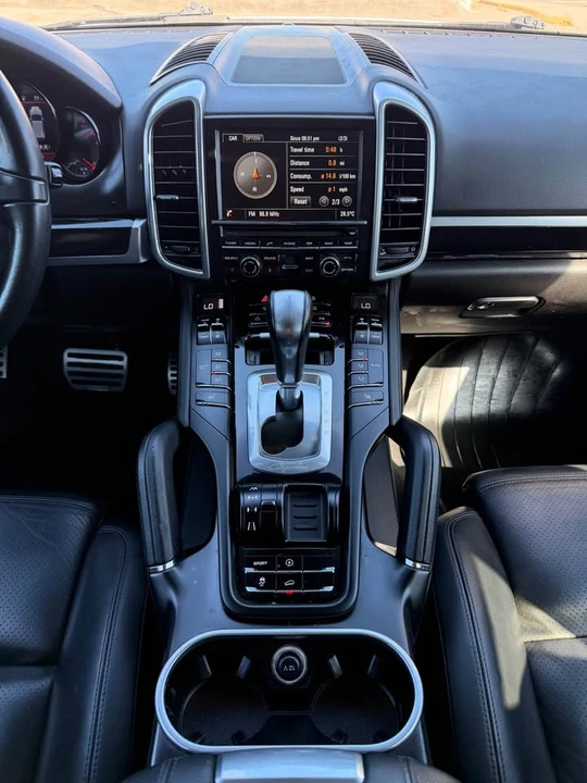 2013 Porsche 958 Cayenne - Image 14 of 20