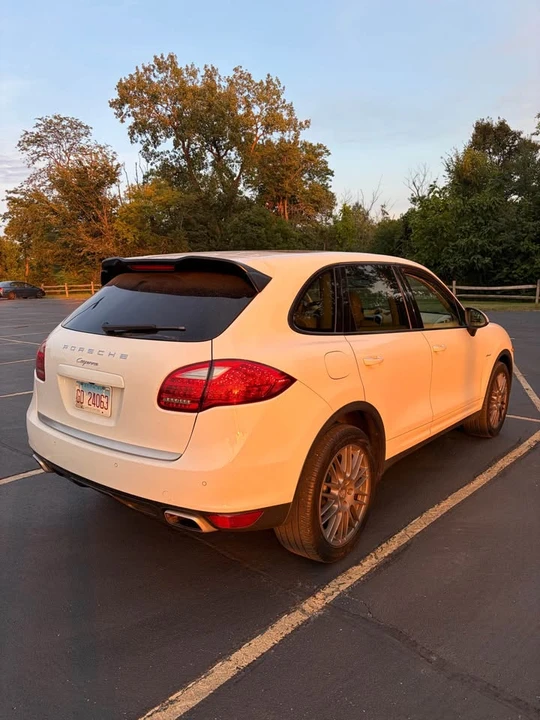2013 Porsche 958 Cayenne - Image 3 of 10