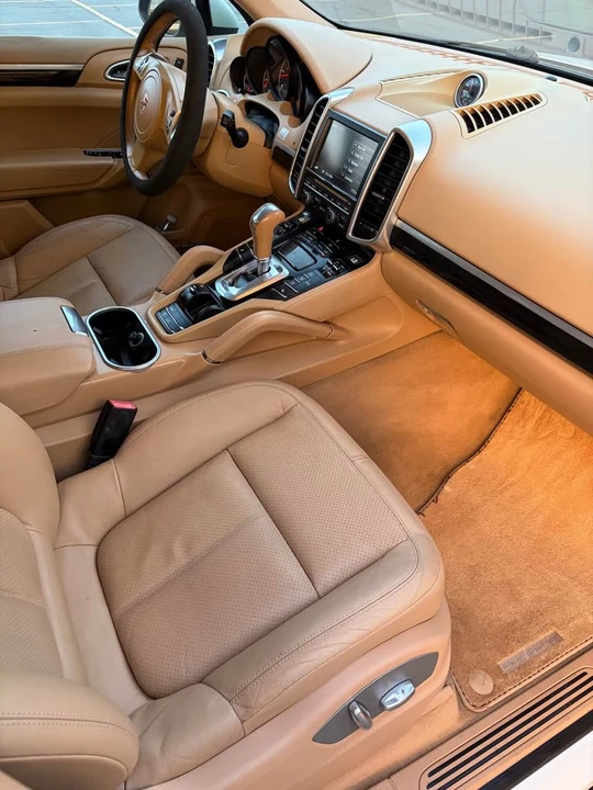 2013 Porsche 958 Cayenne - Image 9 of 10