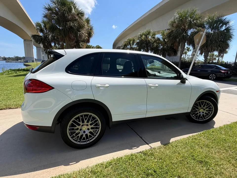 2013 Porsche 958 Cayenne - Image 8 of 20