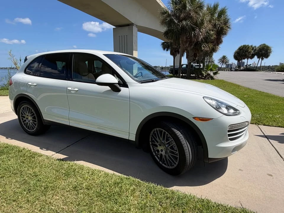 2013 Porsche 958 Cayenne - Image 10 of 20