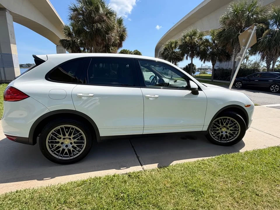 2013 Porsche 958 Cayenne - Image 9 of 20