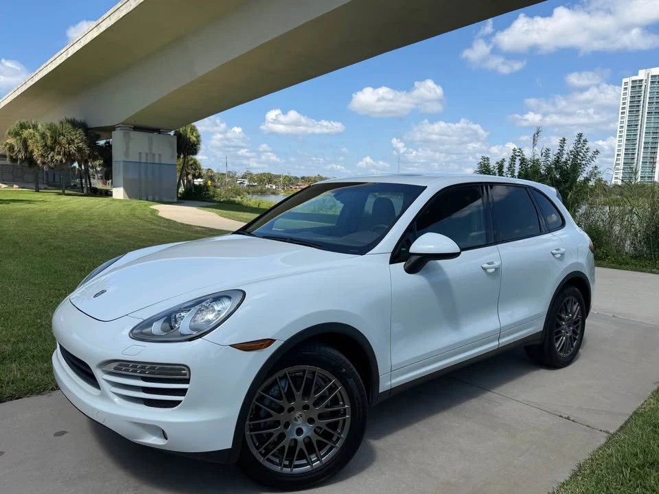2013 Porsche 958 Cayenne - Image 2 of 20