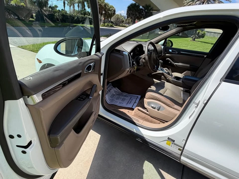 2013 Porsche 958 Cayenne - Image 12 of 20