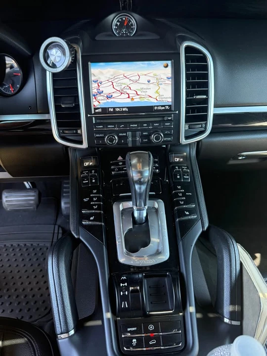 2013 Porsche 958 Cayenne - Image 6 of 12