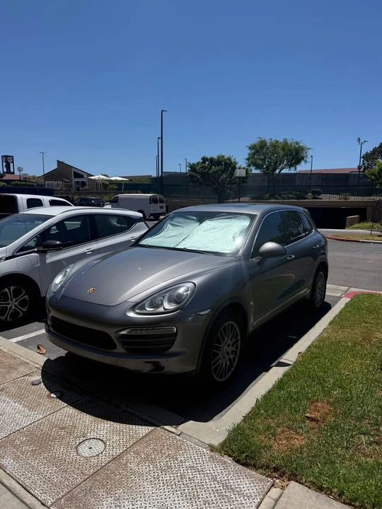 2013 Porsche 958 Cayenne - Image 2 of 12