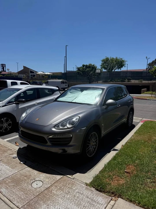 2013 Porsche 958 Cayenne - Image 2 of 11