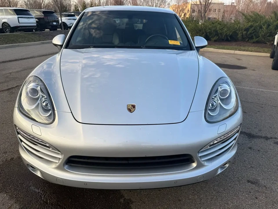 2013 Porsche 958 Cayenne - Image 2 of 5